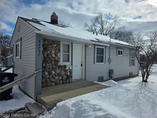 32757 Missaukee Court, Westland, MI 48186