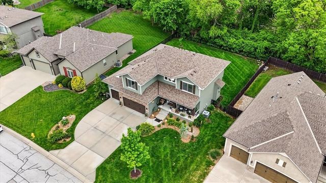 2320 SW Deer Run Road, Lee's Summit, MO 64082