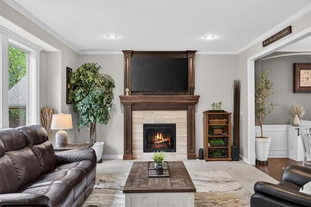 2320 SW Deer Run Road, Lee's Summit, MO 64082