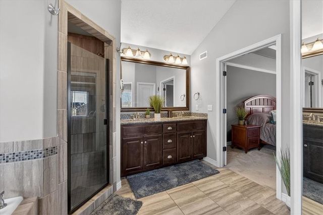 2320 SW Deer Run Road, Lee's Summit, MO 64082