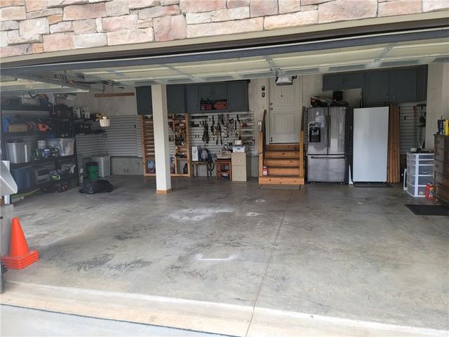 2320 SW Deer Run Road, Lee's Summit, MO 64082