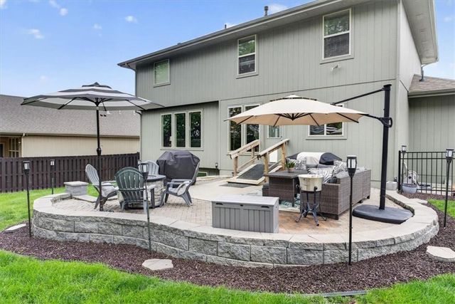 2320 SW Deer Run Road, Lee's Summit, MO 64082