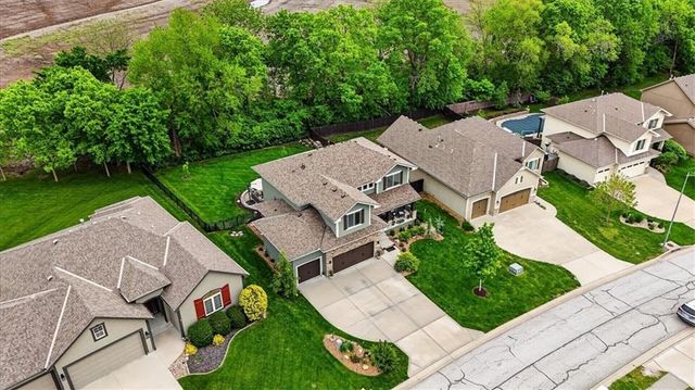 2320 SW Deer Run Road, Lee's Summit, MO 64082