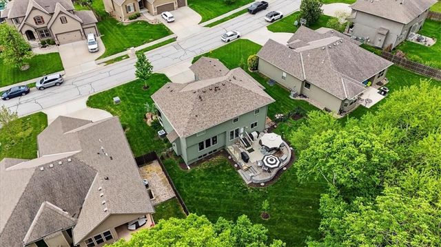 2320 SW Deer Run Road, Lee's Summit, MO 64082
