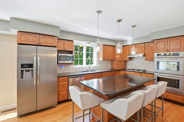 2 Nutmeg Circle, Coventry, RI 02816
