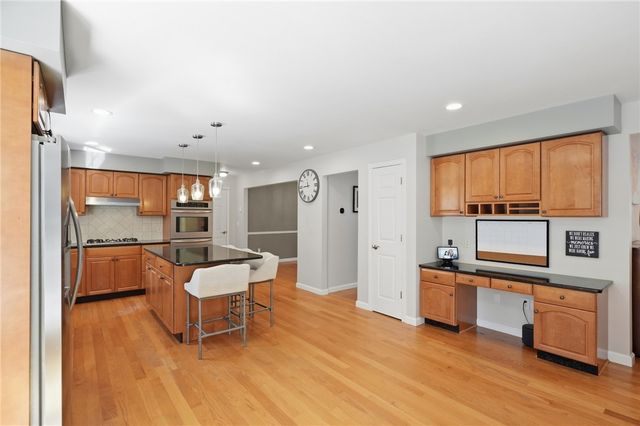 2 Nutmeg Circle, Coventry, RI 02816