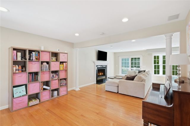 2 Nutmeg Circle, Coventry, RI 02816