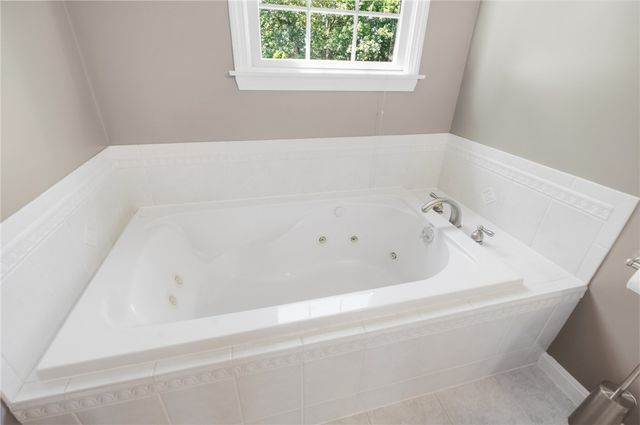 2 Nutmeg Circle, Coventry, RI 02816