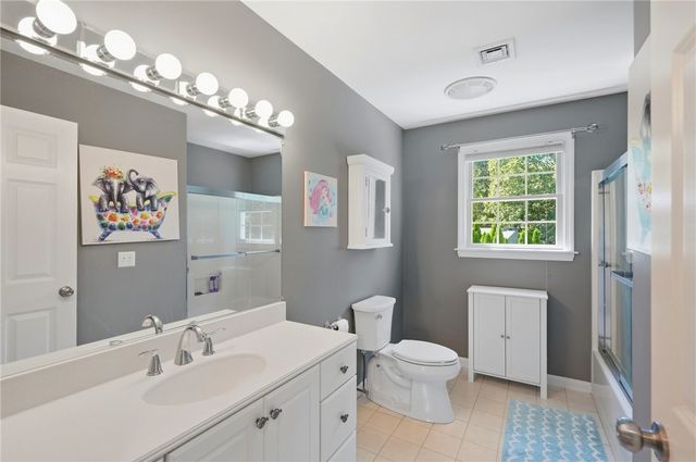 2 Nutmeg Circle, Coventry, RI 02816