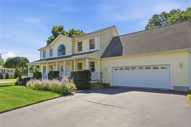 2 Nutmeg Circle, Coventry, RI 02816