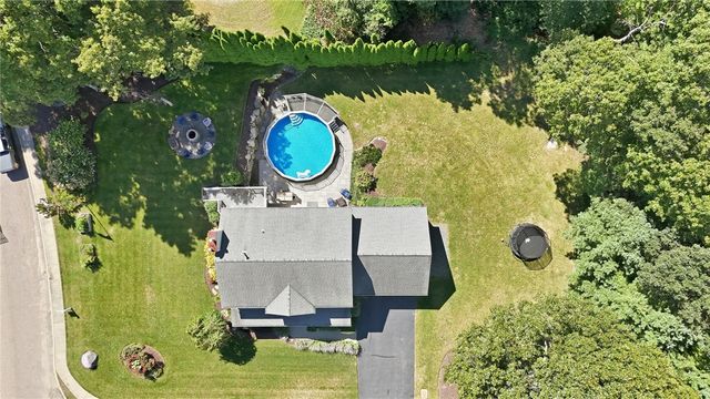 2 Nutmeg Circle, Coventry, RI 02816