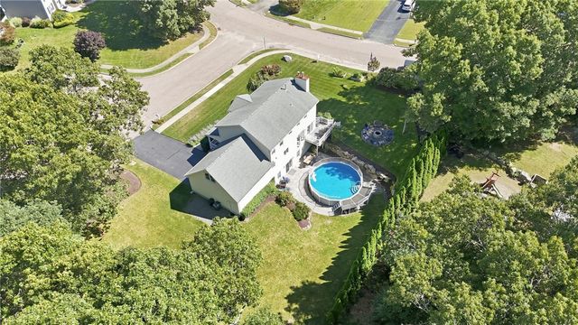 2 Nutmeg Circle, Coventry, RI 02816