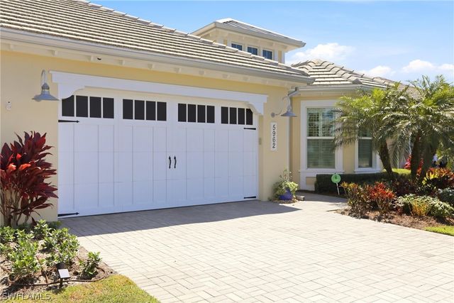 5962 Haiti DR, Naples, FL 34113
