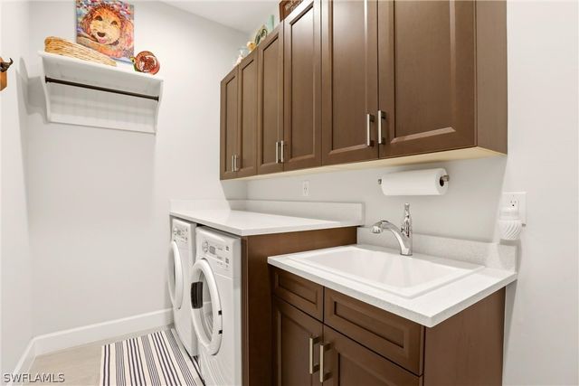 5962 Haiti DR, Naples, FL 34113