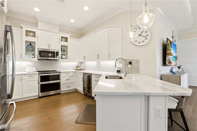 5962 Haiti DR, Naples, FL 34113