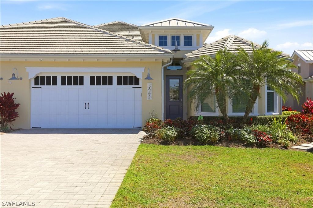 5962 Haiti DR, Naples, FL 34113