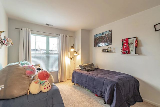 721 Summit Lane, Vernon Hills, IL 60061