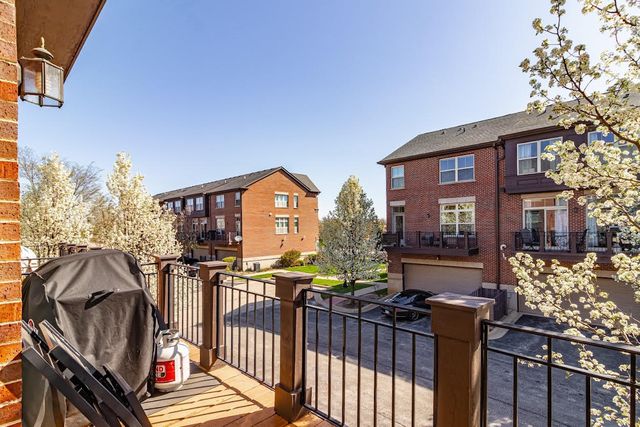 721 Summit Lane, Vernon Hills, IL 60061