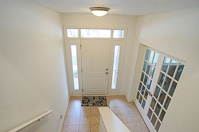 721 Summit Lane, Vernon Hills, IL 60061