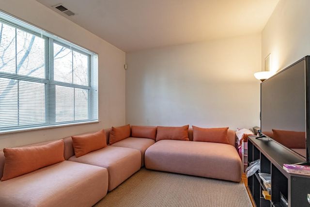 721 Summit Lane, Vernon Hills, IL 60061