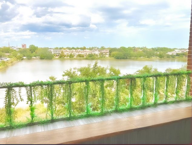 14 Lockwood Drive 3b, Charleston, SC 29401