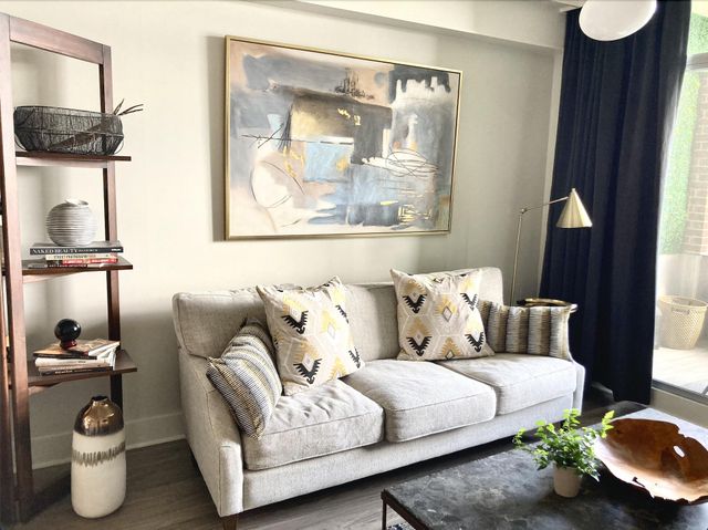 14 Lockwood Drive 3b, Charleston, SC 29401