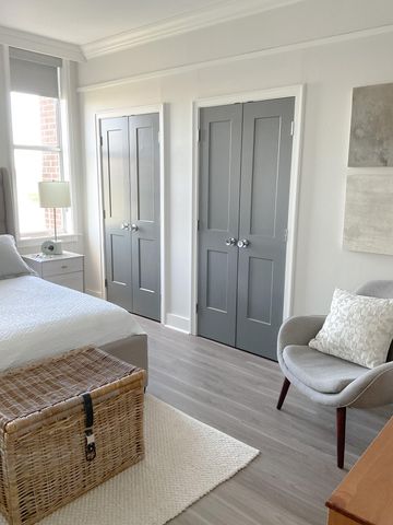 14 Lockwood Drive 3b, Charleston, SC 29401