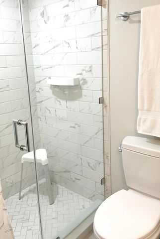 14 Lockwood Drive 3b, Charleston, SC 29401