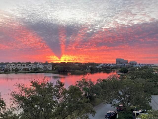 14 Lockwood Drive 3b, Charleston, SC 29401