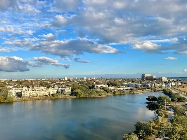 14 Lockwood Drive 3b, Charleston, SC 29401