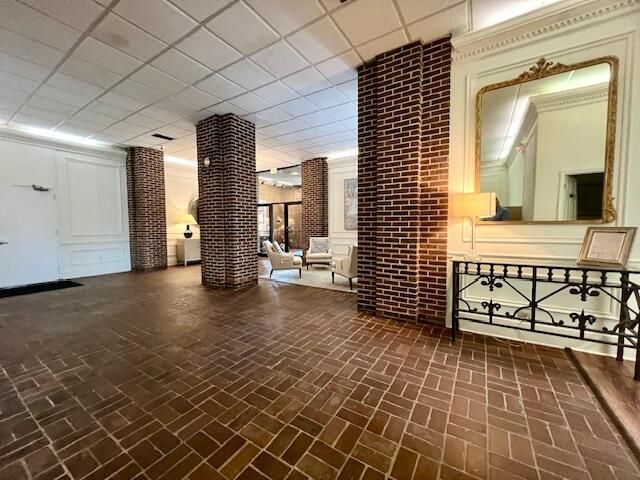 14 Lockwood Drive 3b, Charleston, SC 29401