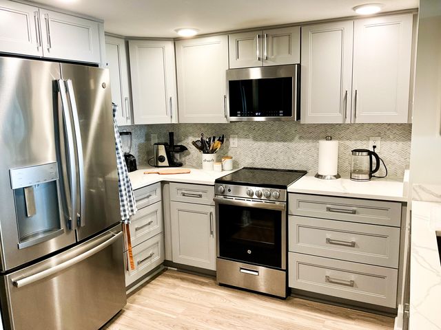 14 Lockwood Drive 3b, Charleston, SC 29401