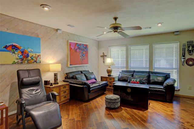 9419 Viewside Drive, Dallas, TX 75231