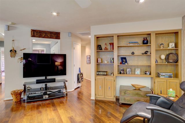 9419 Viewside Drive, Dallas, TX 75231