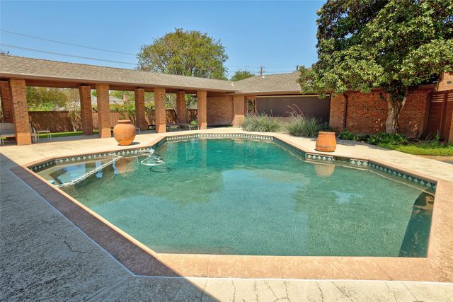 9419 Viewside Drive, Dallas, TX 75231