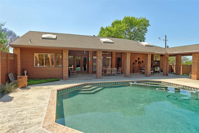 9419 Viewside Drive, Dallas, TX 75231