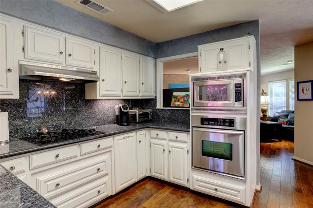 9419 Viewside Drive, Dallas, TX 75231