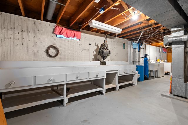 8027 Waylee Street, Portage City, MI 49002