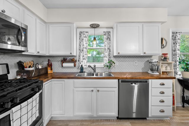 8027 Waylee Street, Portage City, MI 49002