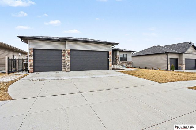 7641 Kallum Drive, Lincoln, NE 68516