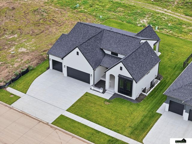 8811 Dragonfly Lane, Lincoln, NE 68526