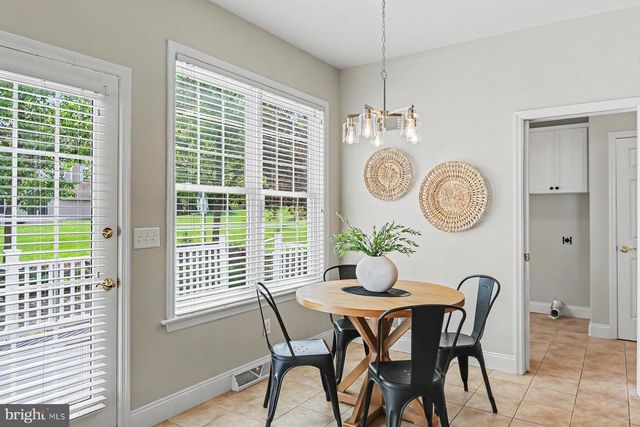 7 THICKET LN, Lancaster, PA 17602
