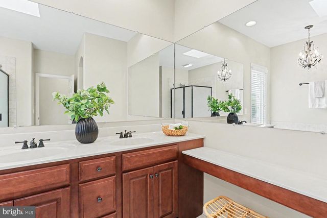 7 THICKET LN, Lancaster, PA 17602