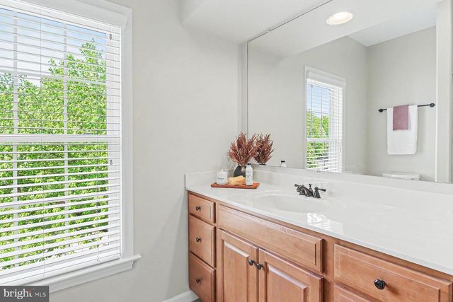 7 THICKET LN, Lancaster, PA 17602