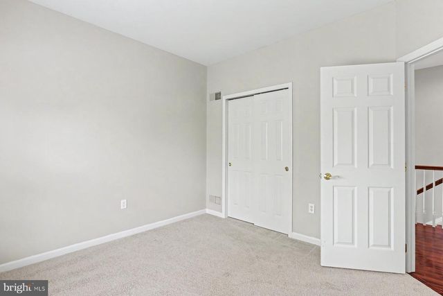 7 THICKET LN, Lancaster, PA 17602