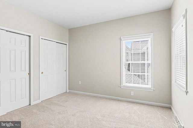7 THICKET LN, Lancaster, PA 17602