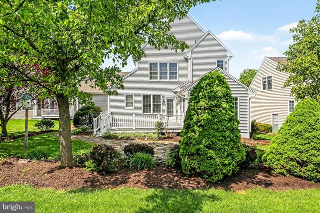 7 THICKET LN, Lancaster, PA 17602