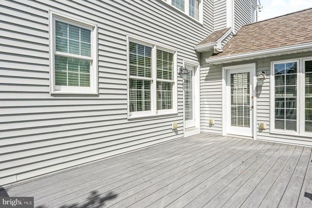 7 THICKET LN, Lancaster, PA 17602