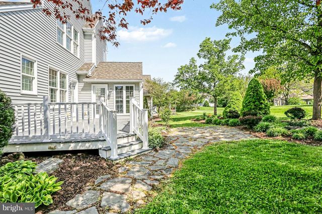 7 THICKET LN, Lancaster, PA 17602