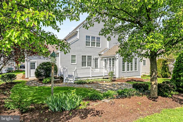 7 THICKET LN, Lancaster, PA 17602